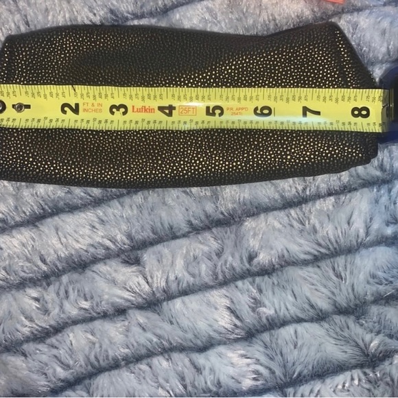 bareMineral’s Makeup Bundle - Picture 2 of 12